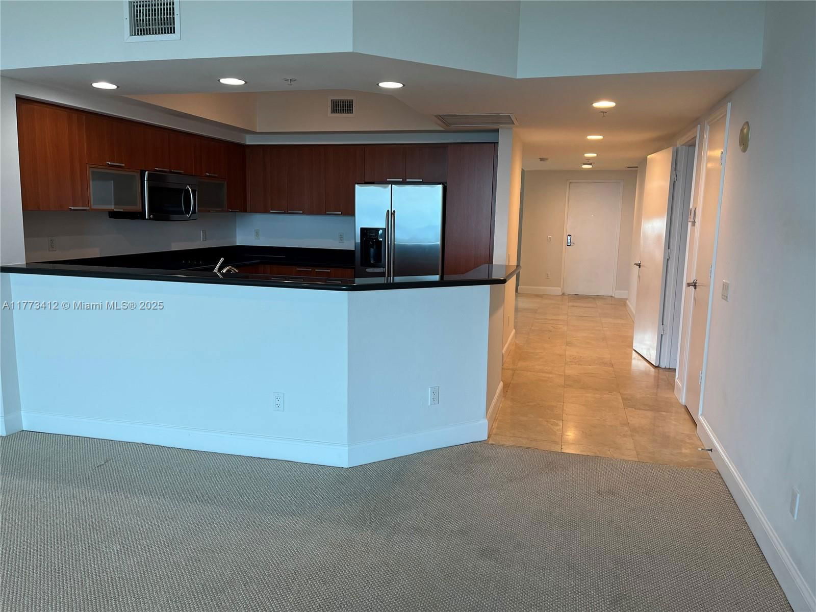 Real estate property located at 14951 Royal Oaks Ln #2206, Miami-dade, The Oaks I Condo, North Miami, FL