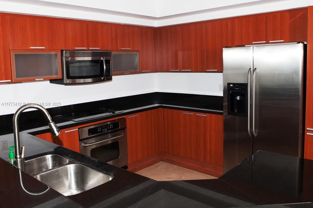 Real estate property located at 14951 Royal Oaks Ln #2206, Miami-dade, The Oaks I Condo, North Miami, FL