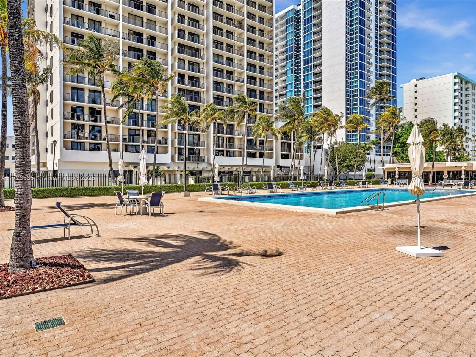 Real estate property located at 2625 Collins Ave #909, Miami-dade, Oceanfront Plaza Condo, Miami Beach, FL