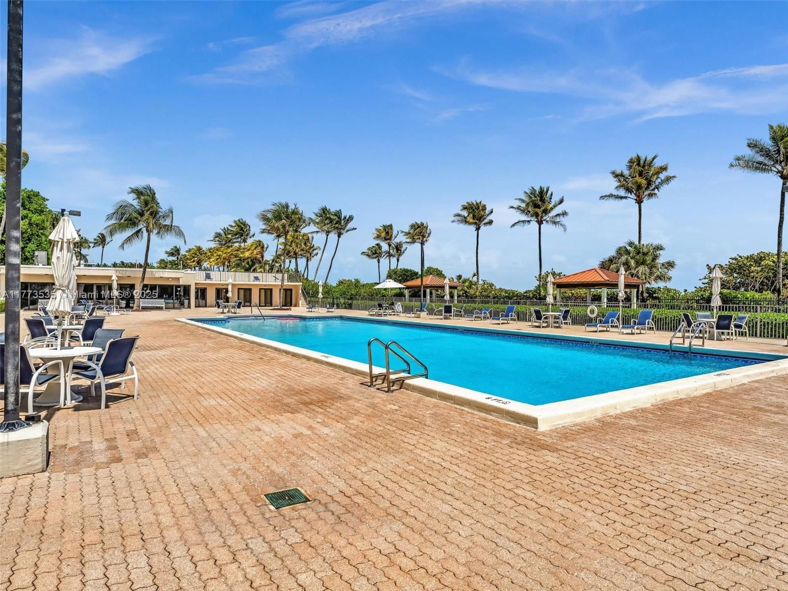Real estate property located at 2625 Collins Ave #909, Miami-dade, Oceanfront Plaza Condo, Miami Beach, FL