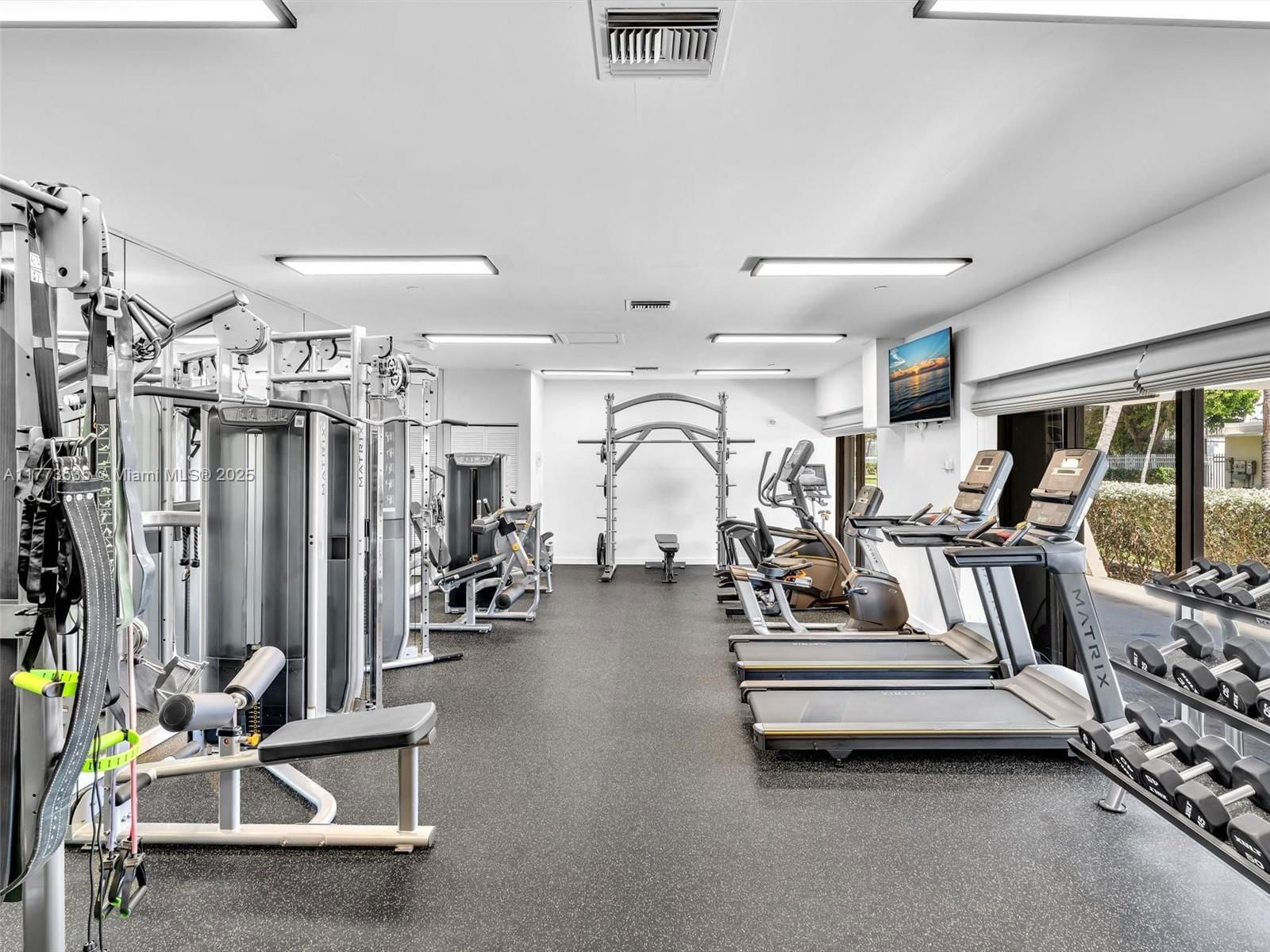 Real estate property located at 2625 Collins Ave #909, Miami-dade, Oceanfront Plaza Condo, Miami Beach, FL