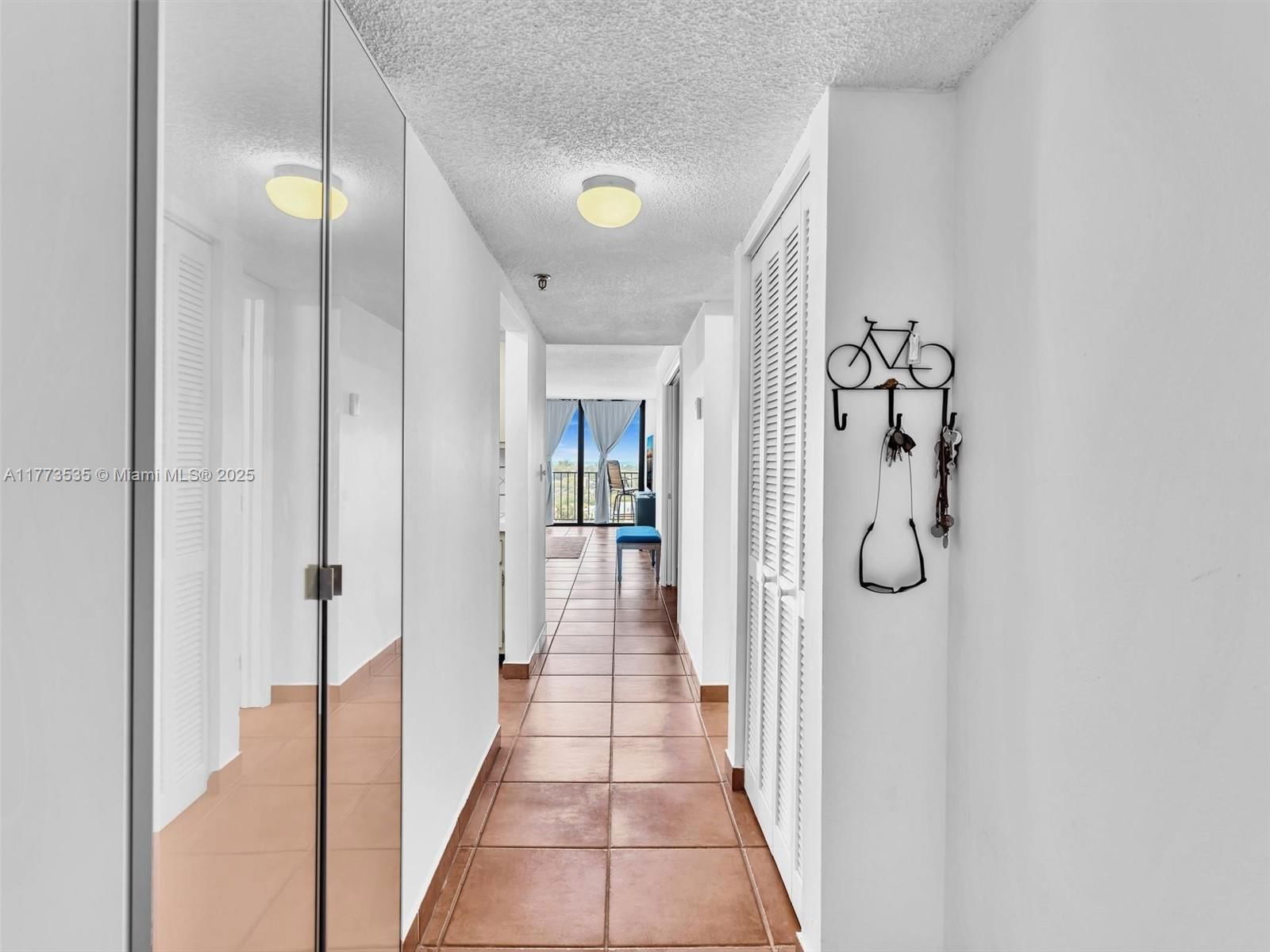 Real estate property located at 2625 Collins Ave #909, Miami-dade, Oceanfront Plaza Condo, Miami Beach, FL