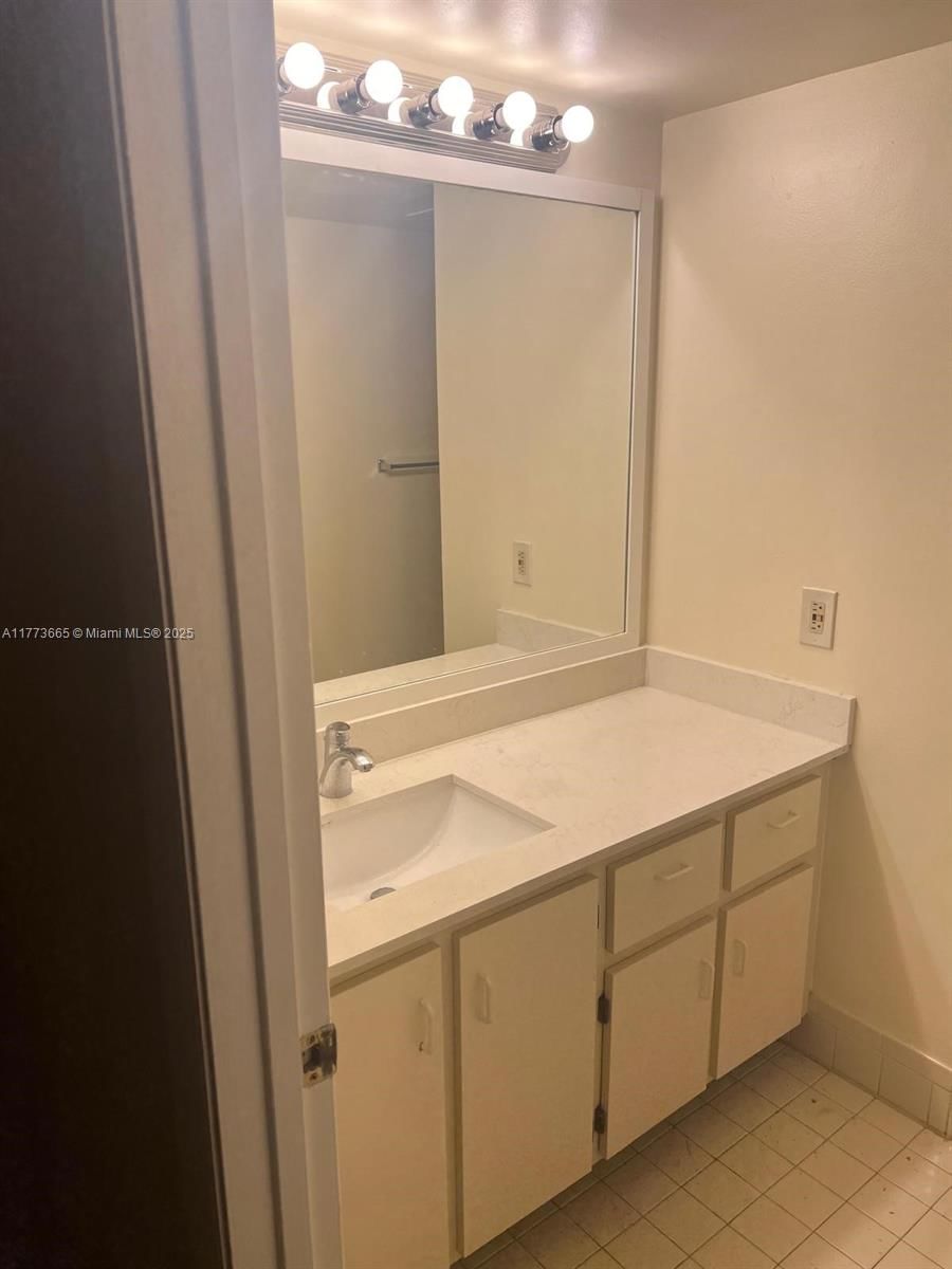 Real estate property located at 1224 Military Trl #2312, Broward, Villas At Meadow Lakes Co, Deerfield Beach, FL