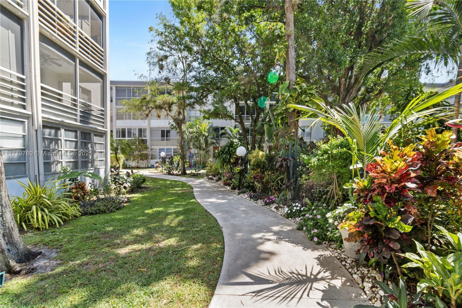 Real estate property located at 4850 29th Ct #423, Broward, Cypress Chase Condo No 3, Lauderdale Lakes, FL
