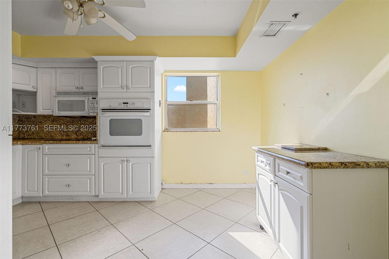 Real estate property located at 7200 Radice Ct #709, Broward, Environ Towers I Condo, Lauderhill, FL