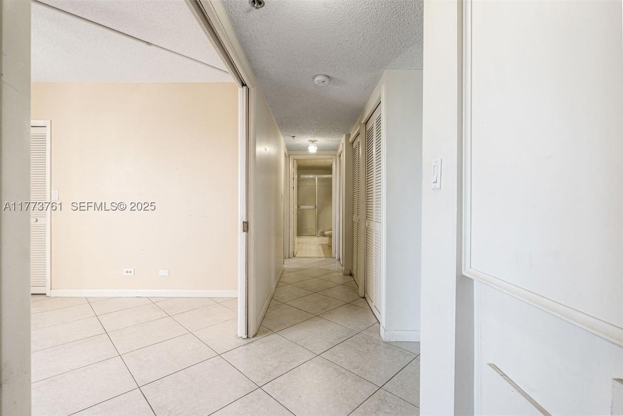Real estate property located at 7200 Radice Ct #709, Broward, Environ Towers I Condo, Lauderhill, FL