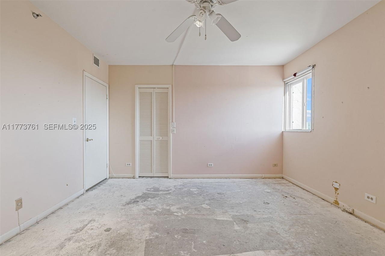 Real estate property located at 7200 Radice Ct #709, Broward, Environ Towers I Condo, Lauderhill, FL