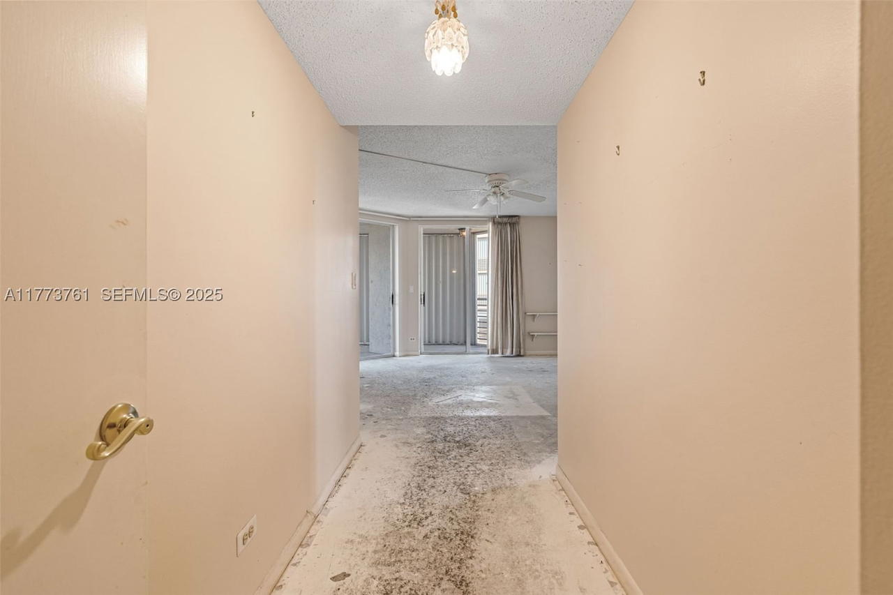 Real estate property located at 7200 Radice Ct #709, Broward, Environ Towers I Condo, Lauderhill, FL