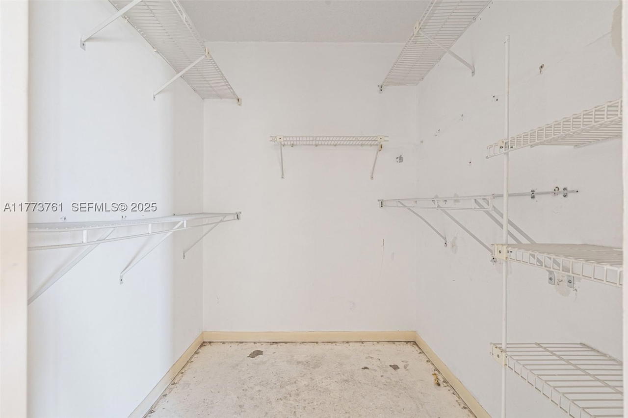 Real estate property located at 7200 Radice Ct #709, Broward, Environ Towers I Condo, Lauderhill, FL