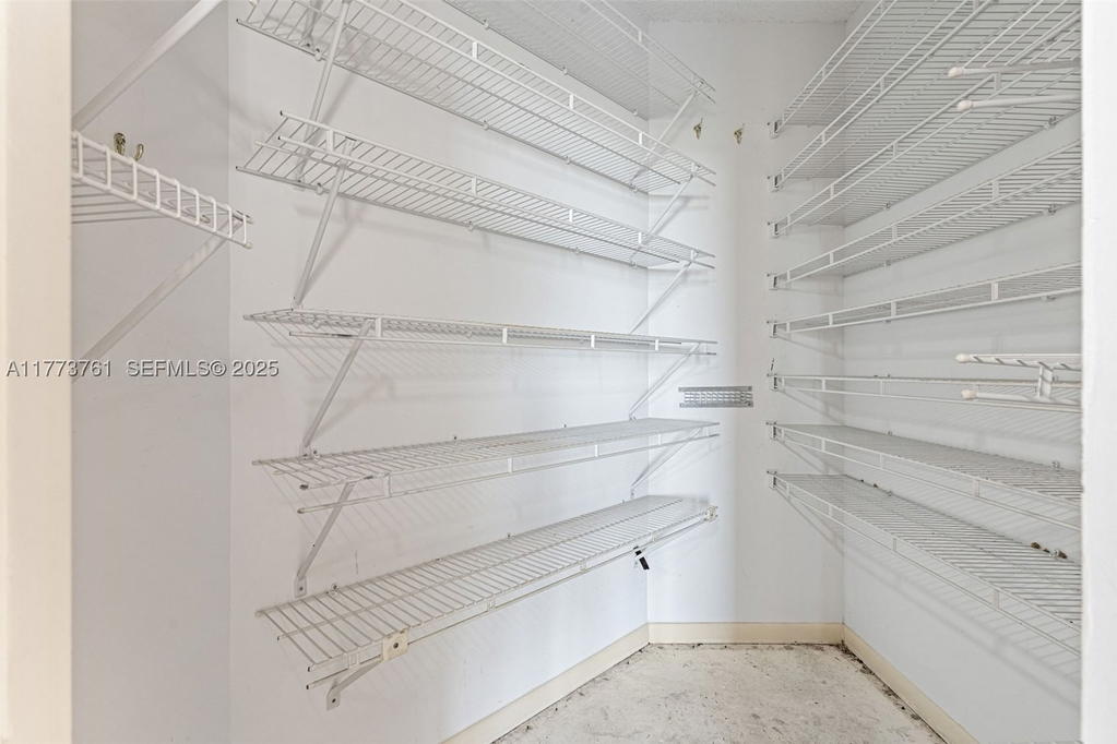 Real estate property located at 7200 Radice Ct #709, Broward, Environ Towers I Condo, Lauderhill, FL