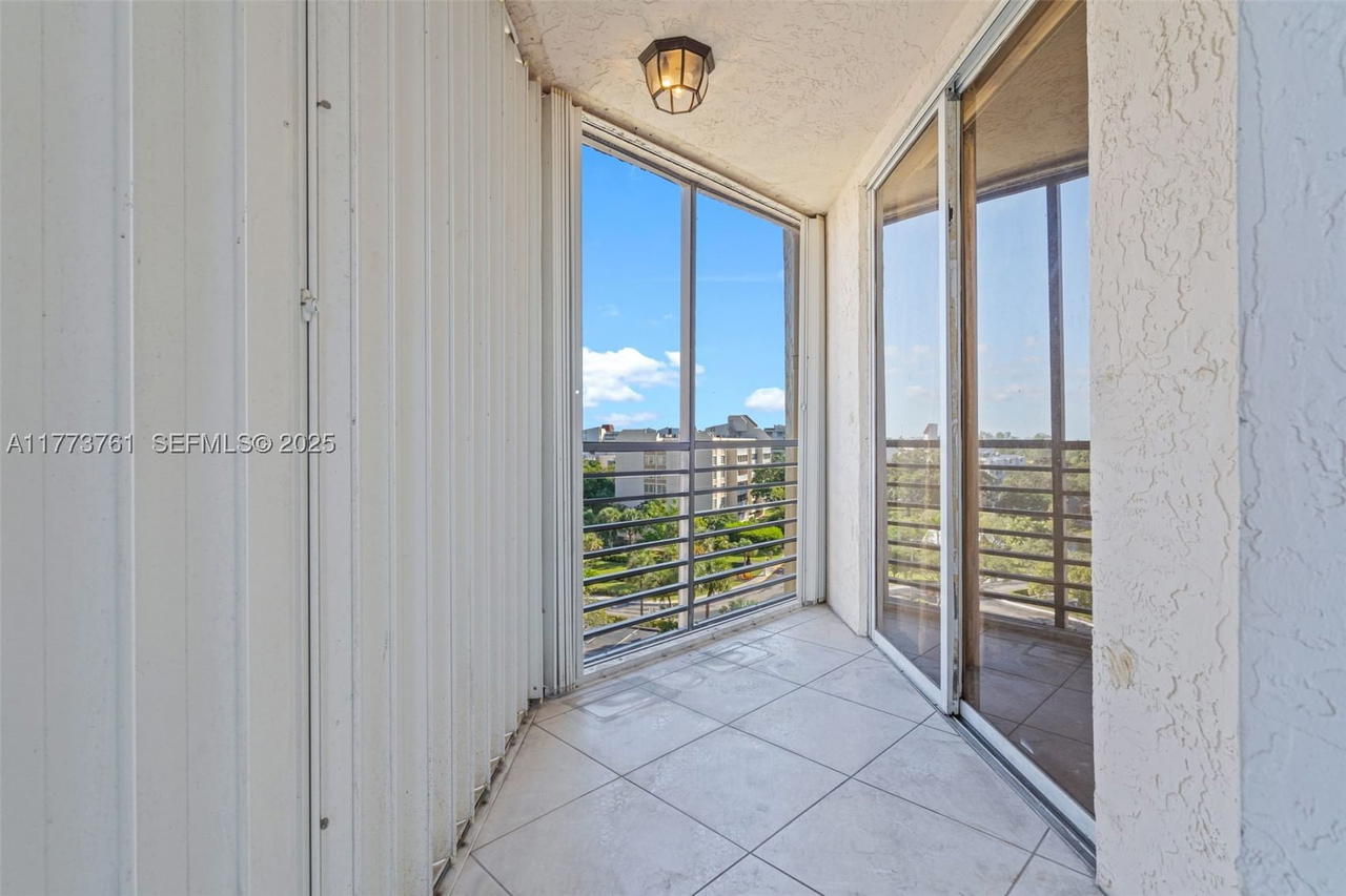 Real estate property located at 7200 Radice Ct #709, Broward, Environ Towers I Condo, Lauderhill, FL