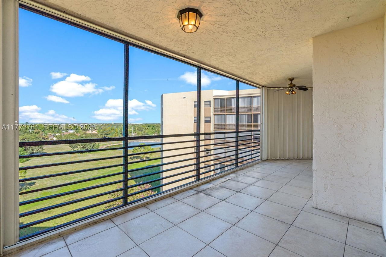 Real estate property located at 7200 Radice Ct #709, Broward, Environ Towers I Condo, Lauderhill, FL