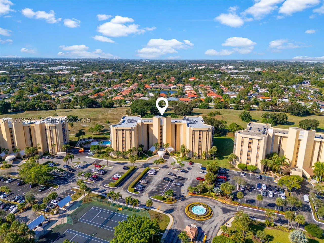 Real estate property located at 7200 Radice Ct #709, Broward, Environ Towers I Condo, Lauderhill, FL