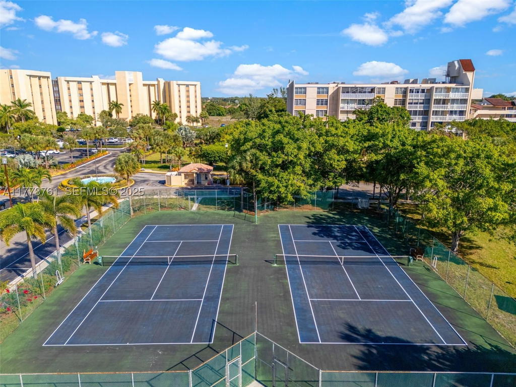 Real estate property located at 7200 Radice Ct #709, Broward, Environ Towers I Condo, Lauderhill, FL