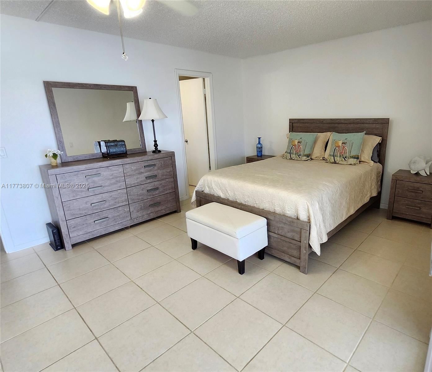 Real estate property located at 2115 Cambridge E #2115, Broward, Cambridge E Condo, Deerfield Beach, FL