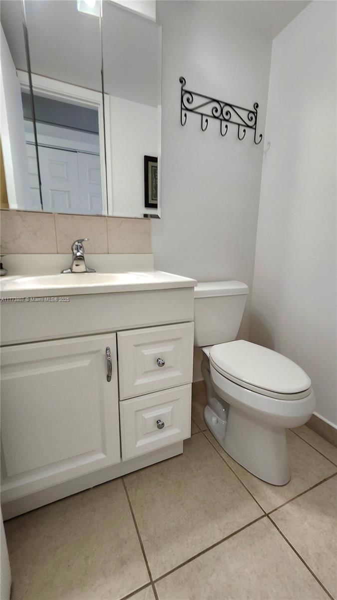 Real estate property located at 2115 Cambridge E #2115, Broward, Cambridge E Condo, Deerfield Beach, FL