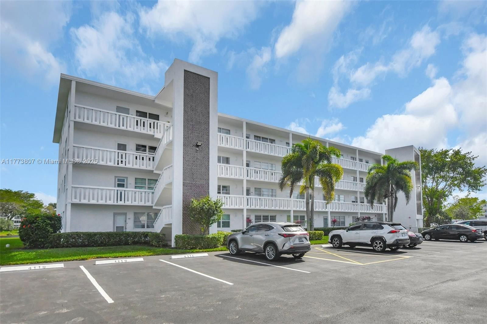 Real estate property located at 2115 Cambridge E #2115, Broward, Cambridge E Condo, Deerfield Beach, FL