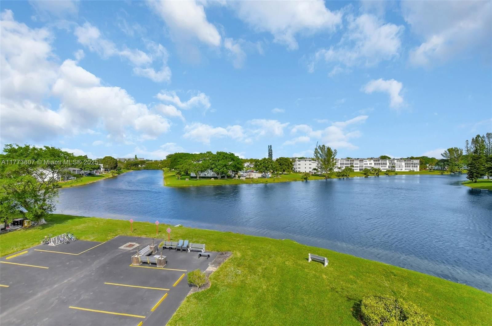Real estate property located at 2115 Cambridge E #2115, Broward, Cambridge E Condo, Deerfield Beach, FL