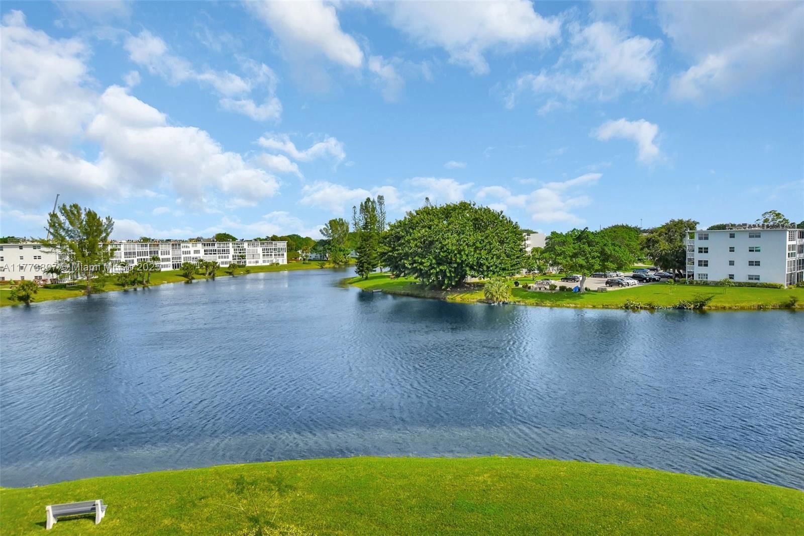 Real estate property located at 2115 Cambridge E #2115, Broward, Cambridge E Condo, Deerfield Beach, FL