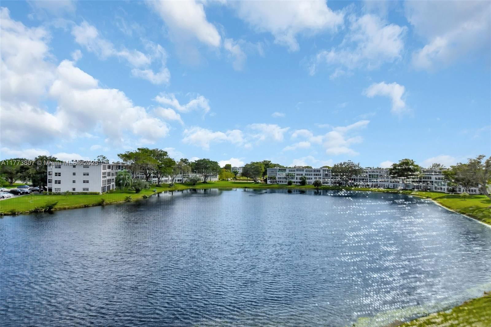 Real estate property located at 2115 Cambridge E #2115, Broward, Cambridge E Condo, Deerfield Beach, FL