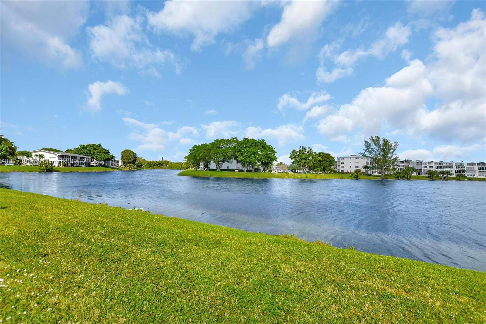 Real estate property located at 2115 Cambridge E #2115, Broward, Cambridge E Condo, Deerfield Beach, FL