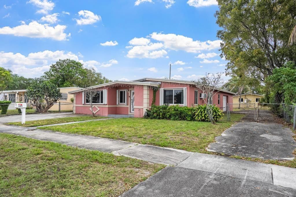 Real estate property located at 1801 Lauderdale Manor Dr, Broward, Rev Plat Of Lauderdale Ma, Fort Lauderdale, FL