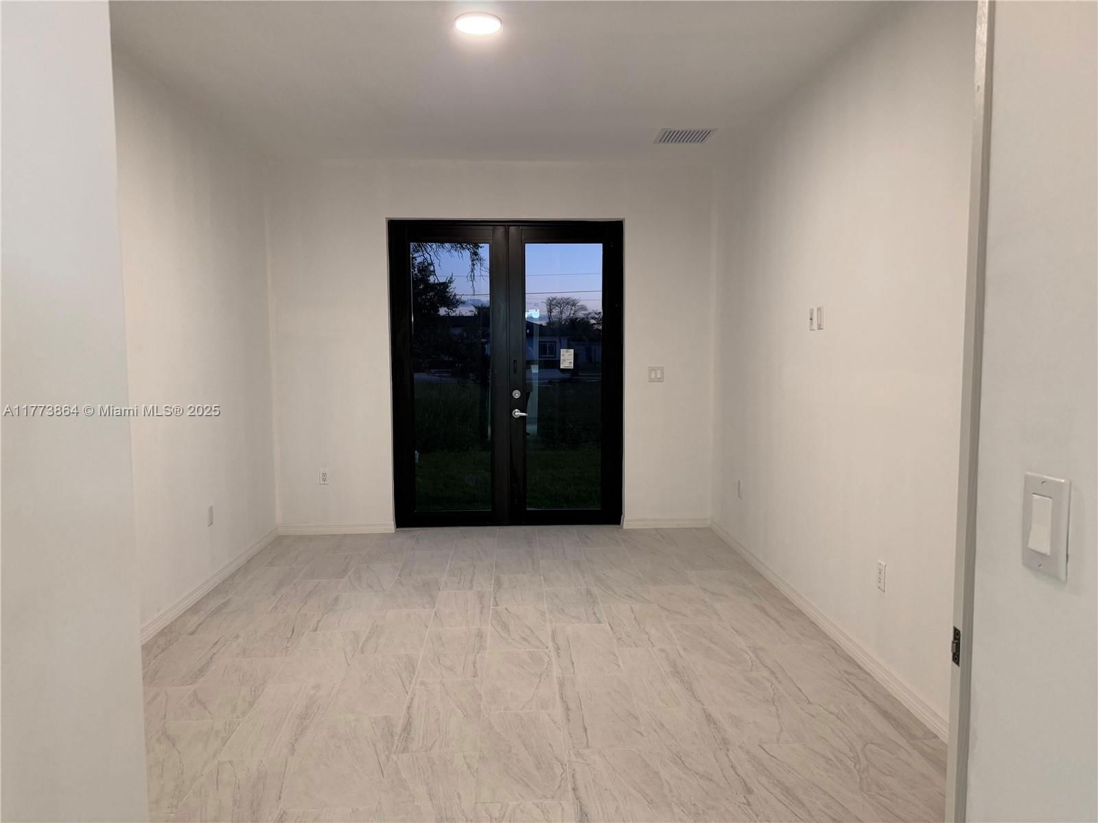 Real estate property located at 12130 SW 212TH ST, Miami-dade, Dixie Pines, Miami, FL