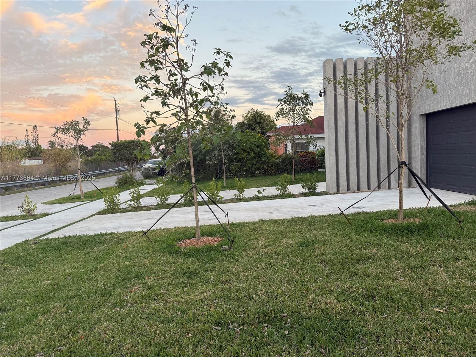 Real estate property located at 12130 SW 212TH ST, Miami-dade, Dixie Pines, Miami, FL