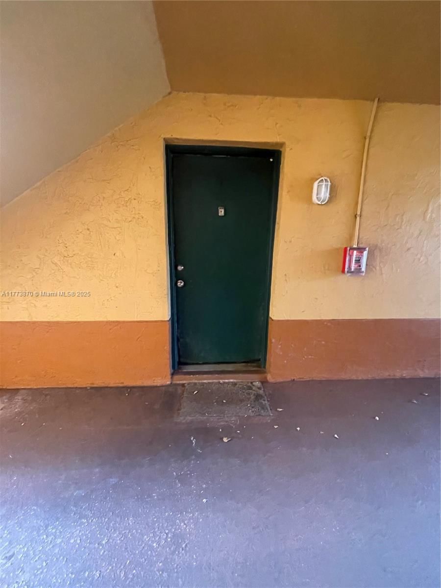 Real estate property located at 10773 Cleary Blvd #10773, Broward, Lakes Of Jacaranda, Plantation, FL