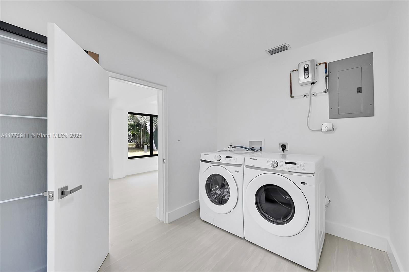 Real estate property located at 121 35th St, Broward, Lloyd Estates, Oakland Park, FL