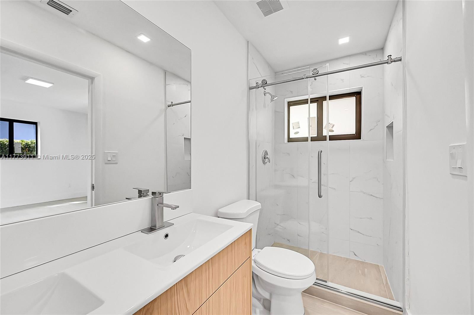 Real estate property located at 121 35th St, Broward, Lloyd Estates, Oakland Park, FL