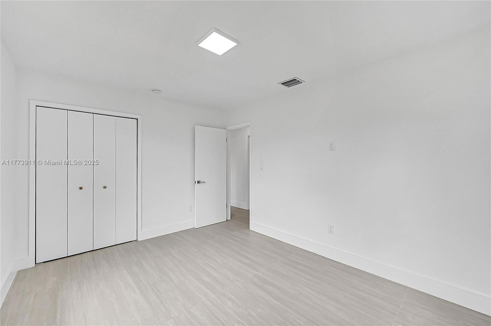 Real estate property located at 121 35th St, Broward, Lloyd Estates, Oakland Park, FL