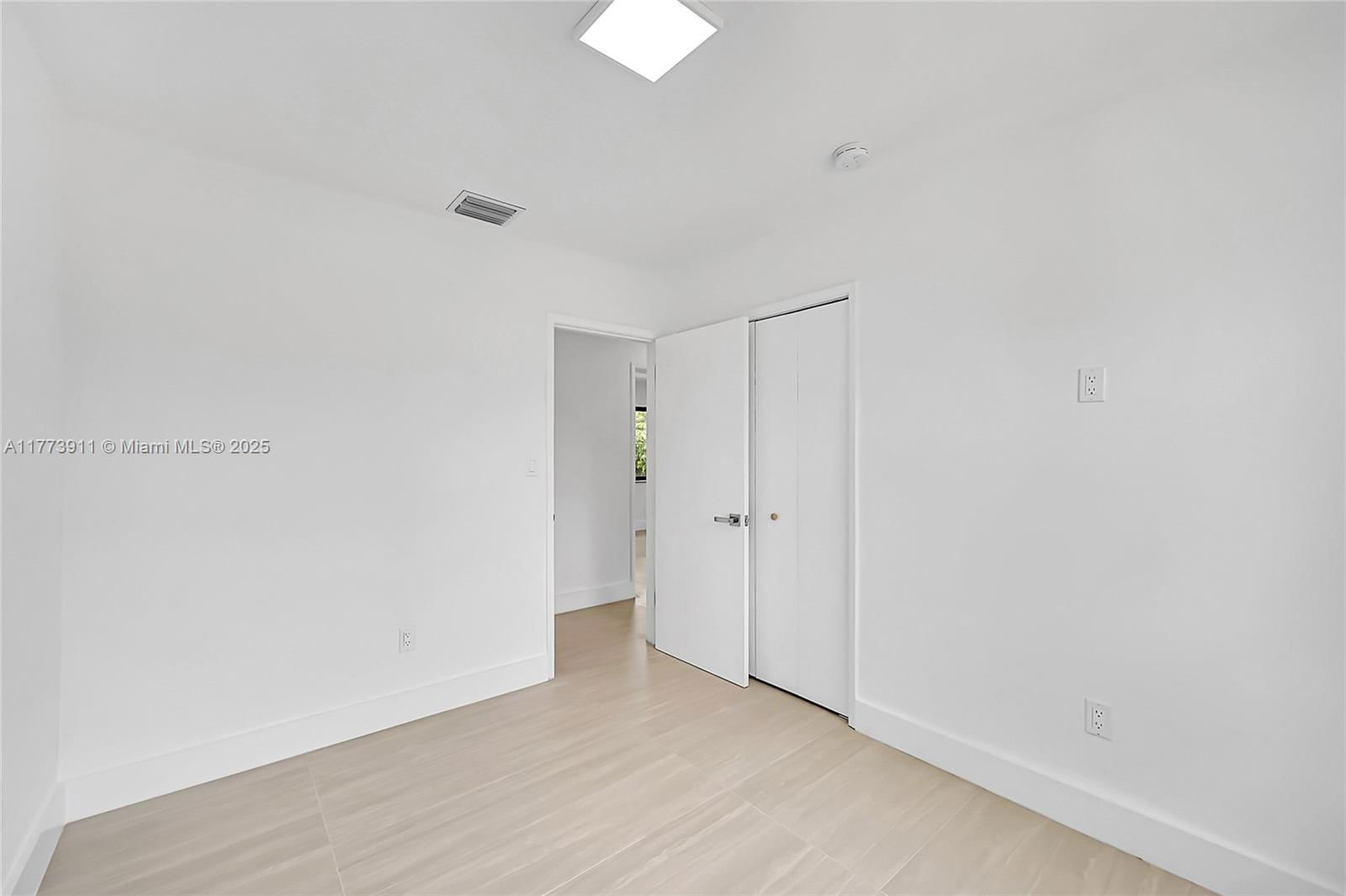 Real estate property located at 121 35th St, Broward, Lloyd Estates, Oakland Park, FL