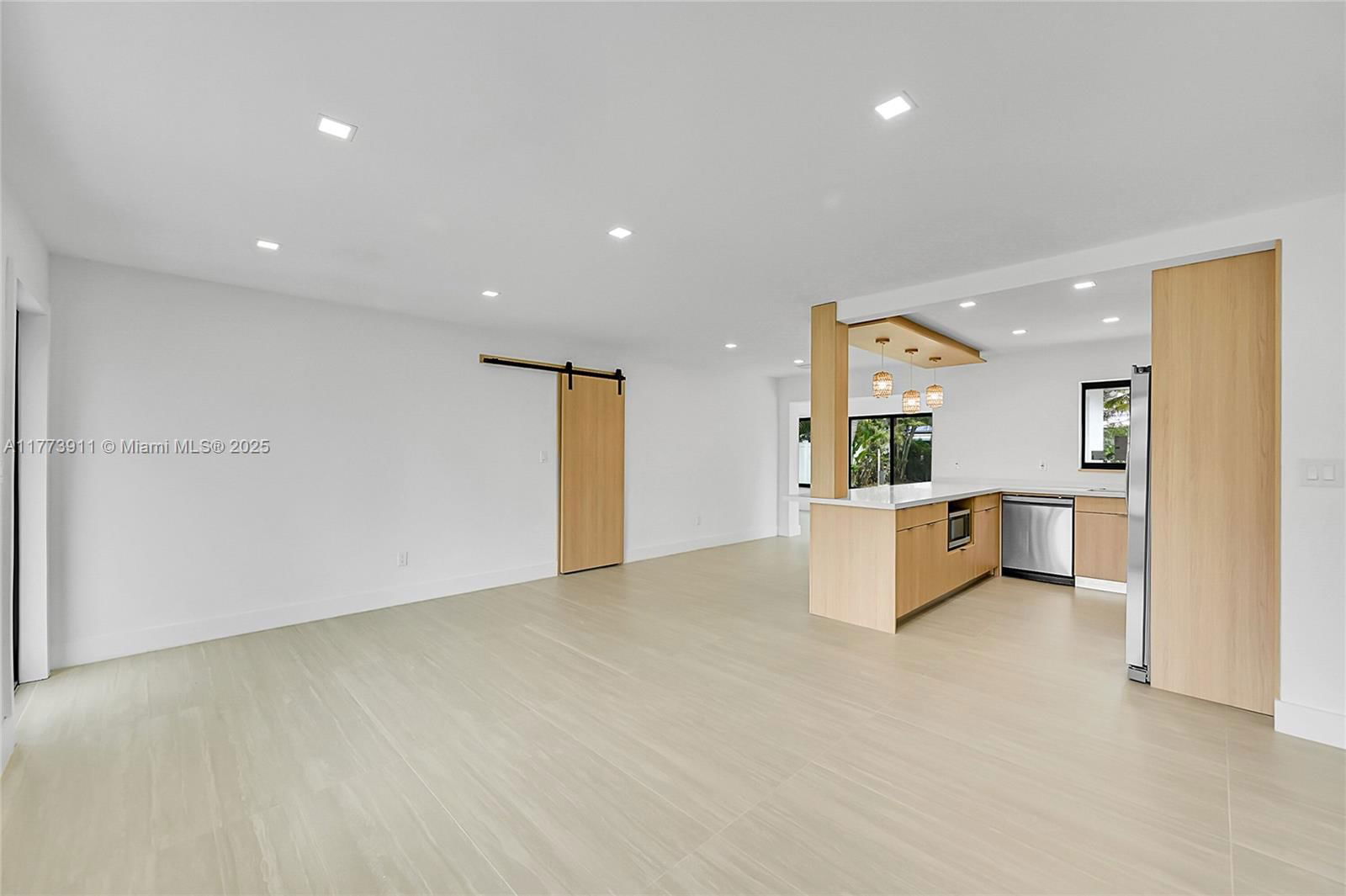 Real estate property located at 121 35th St, Broward, Lloyd Estates, Oakland Park, FL