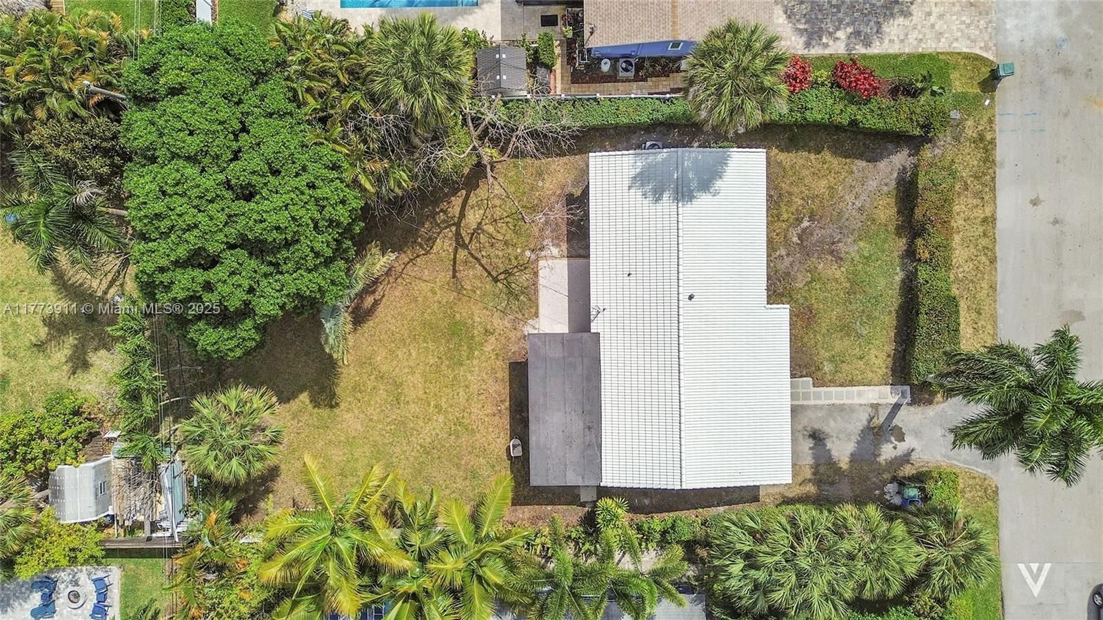 Real estate property located at 121 35th St, Broward, Lloyd Estates, Oakland Park, FL