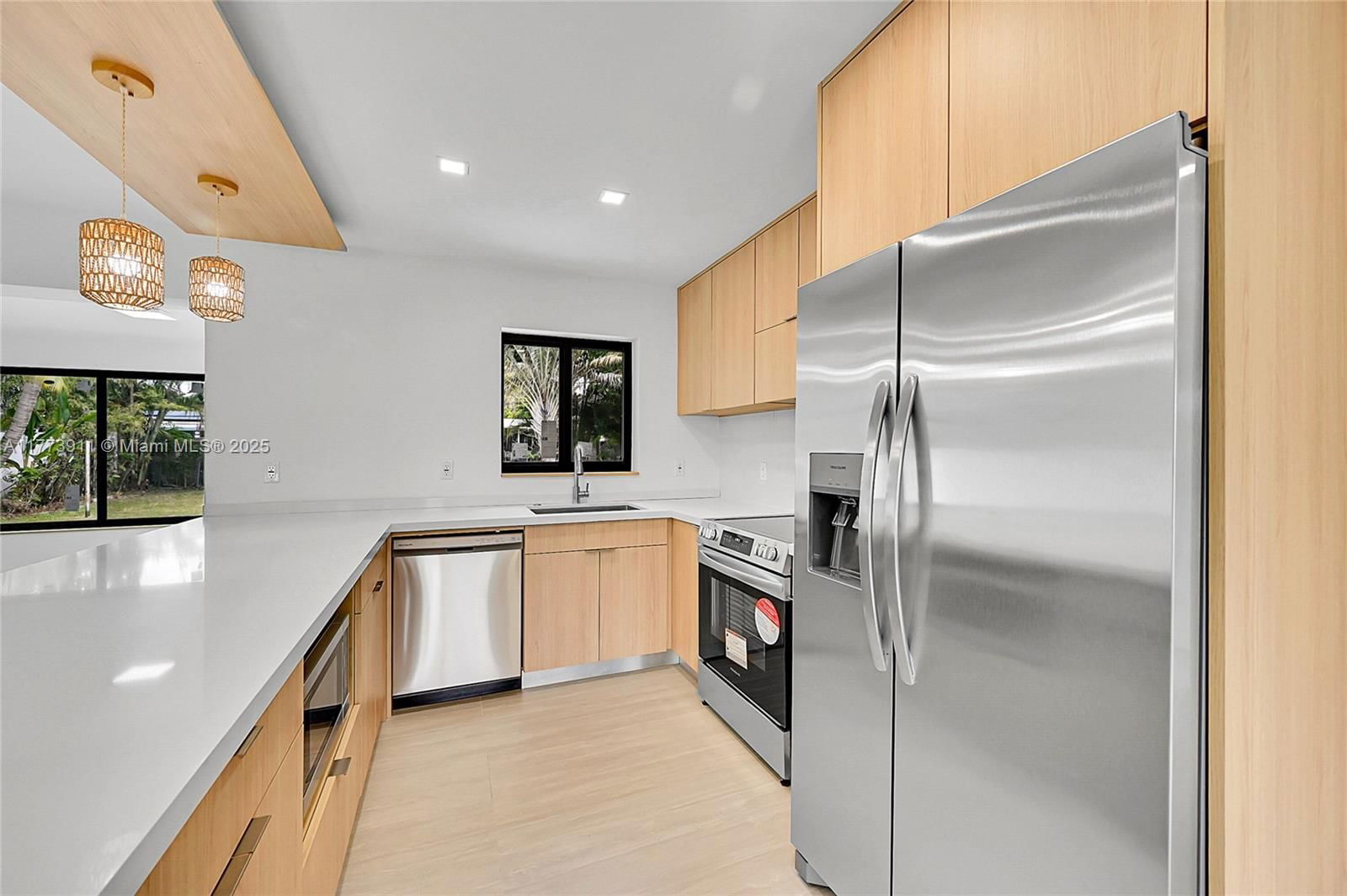 Real estate property located at 121 35th St, Broward, Lloyd Estates, Oakland Park, FL