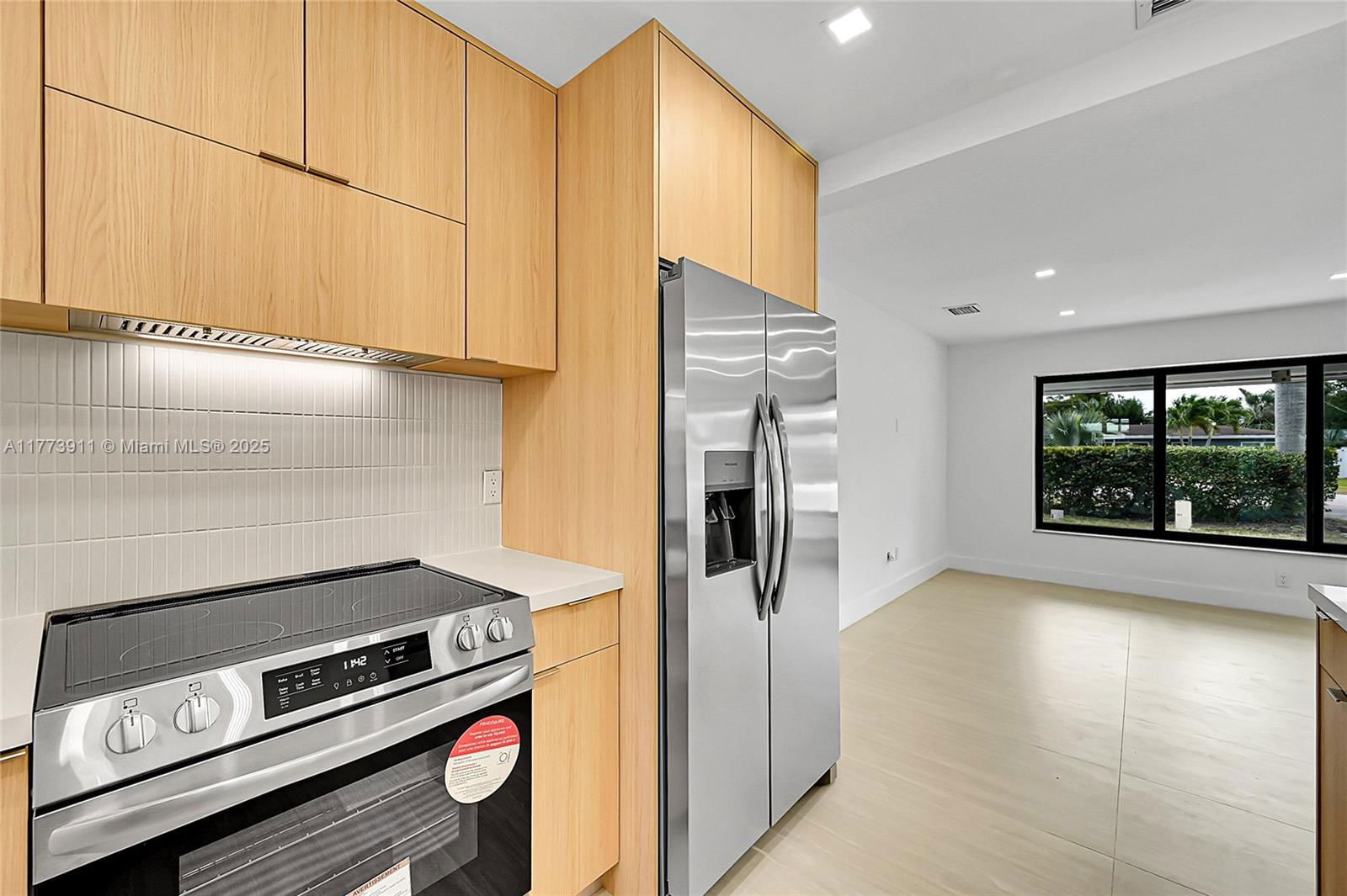 Real estate property located at 121 35th St, Broward, Lloyd Estates, Oakland Park, FL