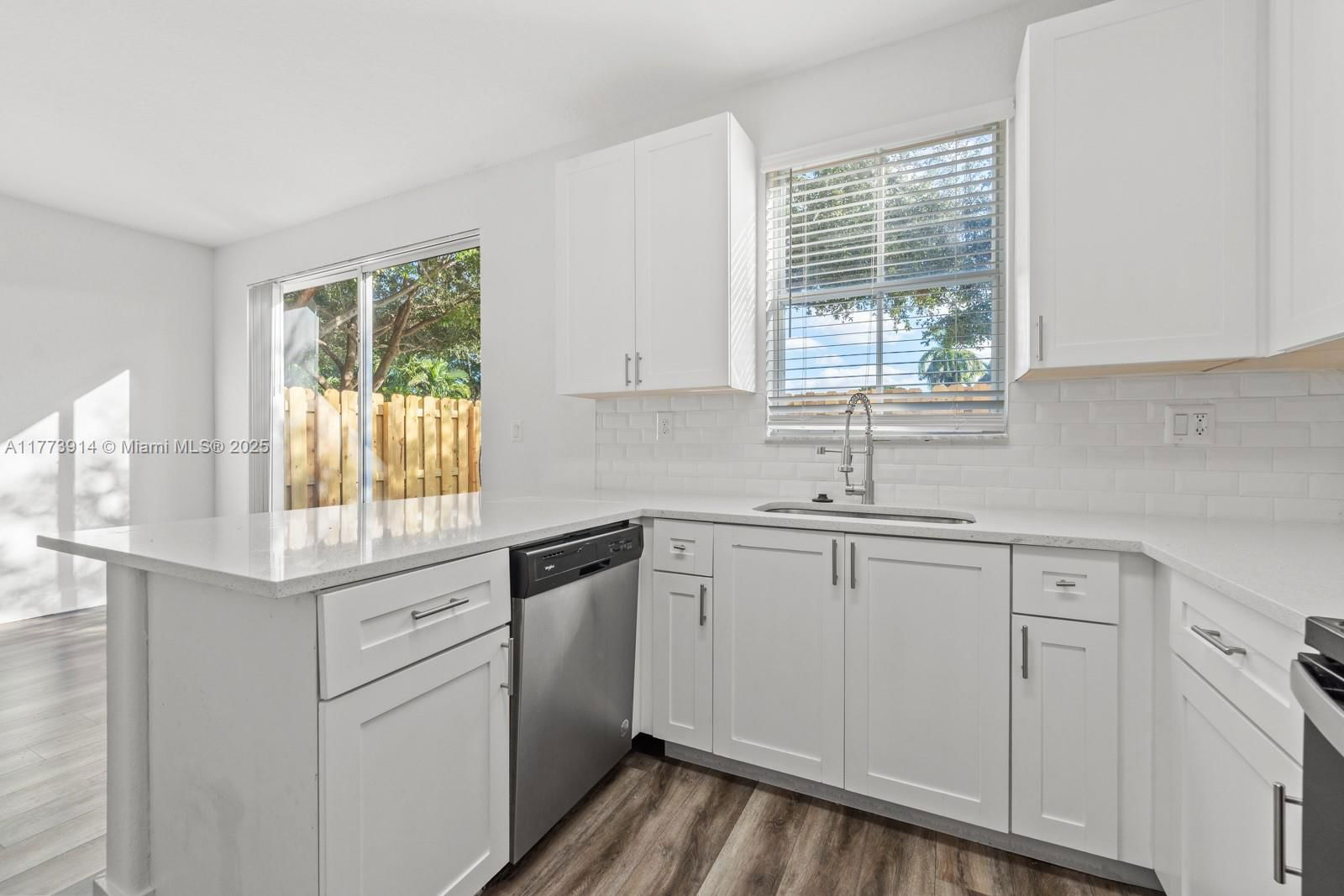 Real estate property located at 2556 15th Ct, Miami-dade, Keys Garden, Homestead, FL