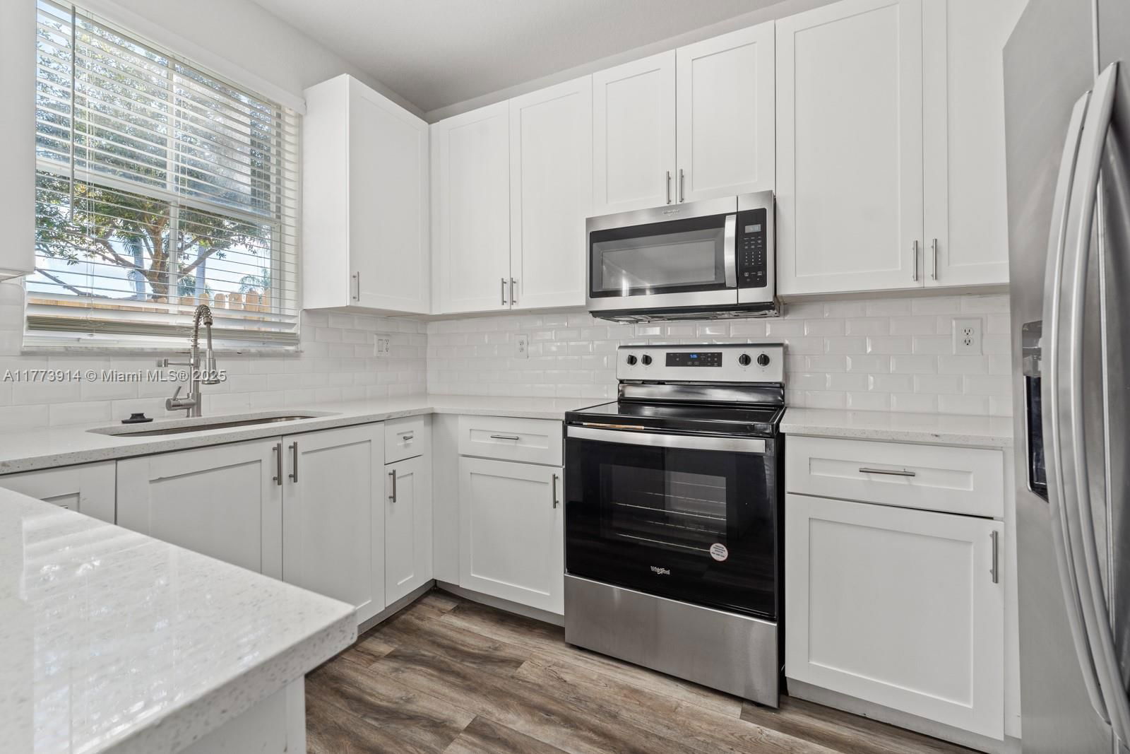 Real estate property located at 2556 15th Ct, Miami-dade, Keys Garden, Homestead, FL