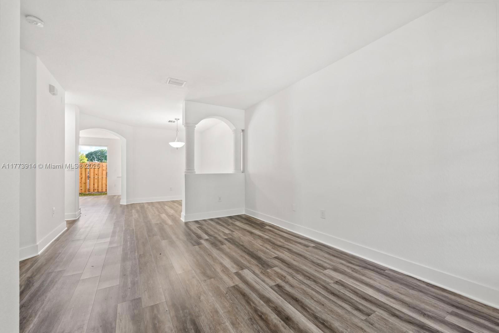 Real estate property located at 2556 15th Ct, Miami-dade, Keys Garden, Homestead, FL