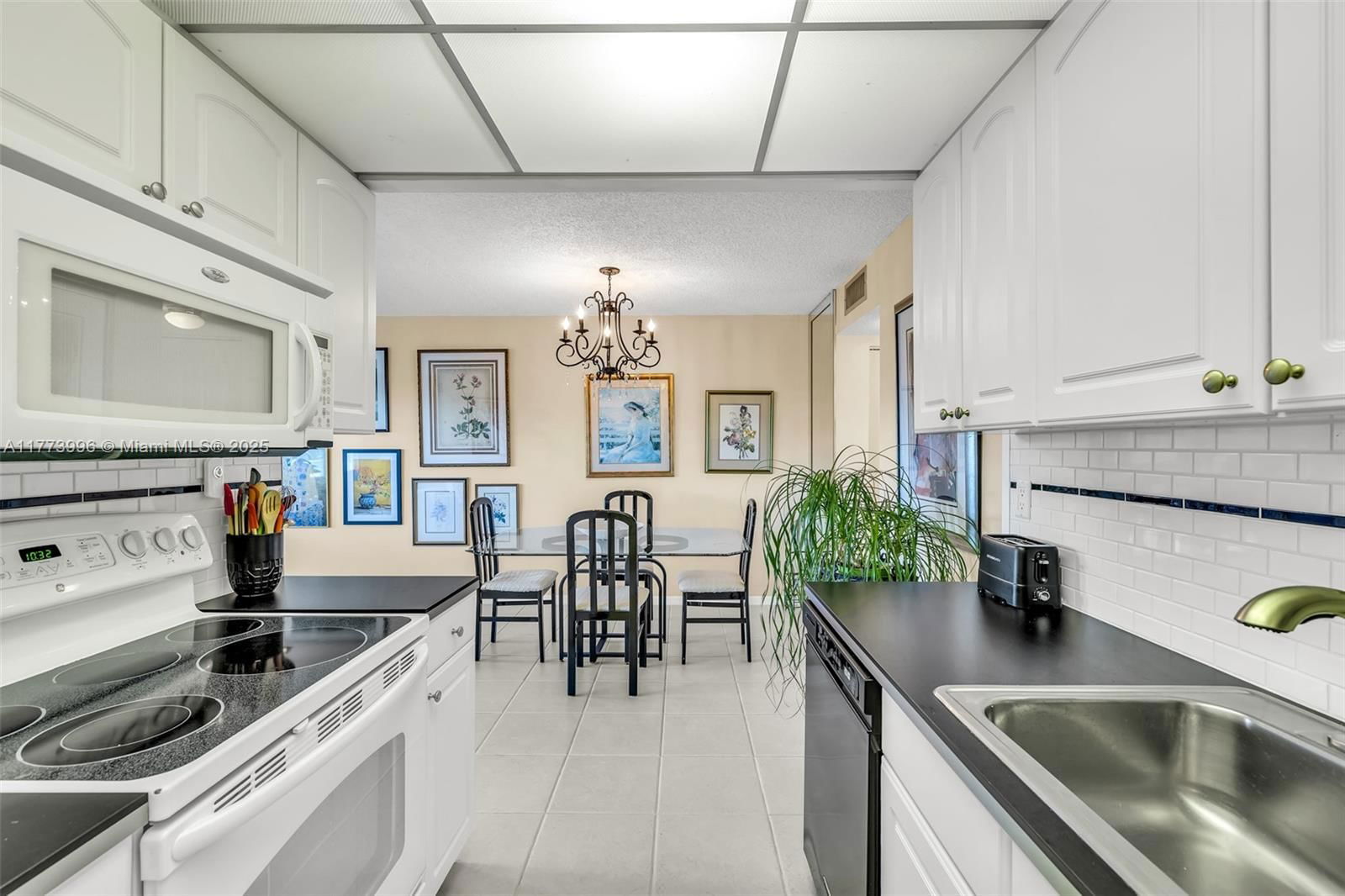 Real estate property located at 3031 Swansea B #3031, Broward, Swansea Condo, Deerfield Beach, FL