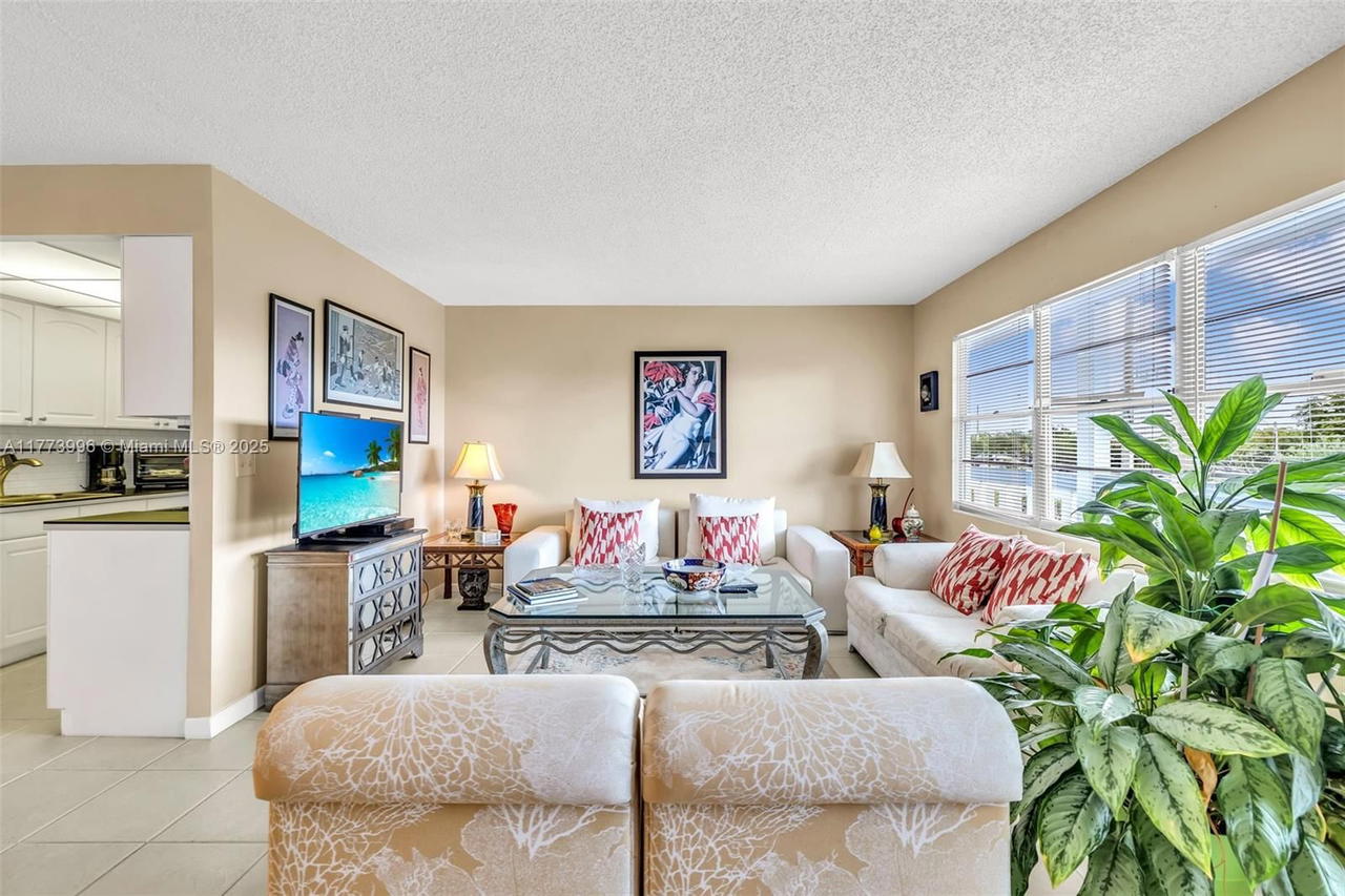 Real estate property located at 3031 Swansea B #3031, Broward, Swansea Condo, Deerfield Beach, FL