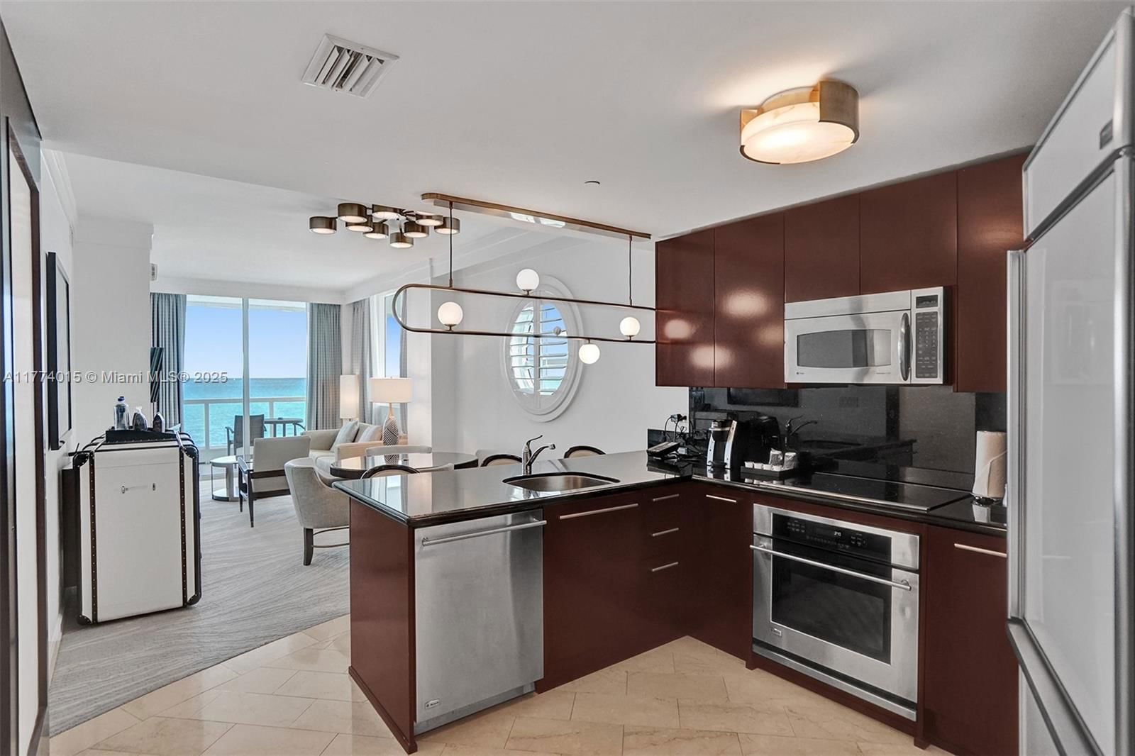 Real estate property located at 4391 Collins Ave #913/914, Miami-dade, Fontainebleau Iii, Miami Beach, FL
