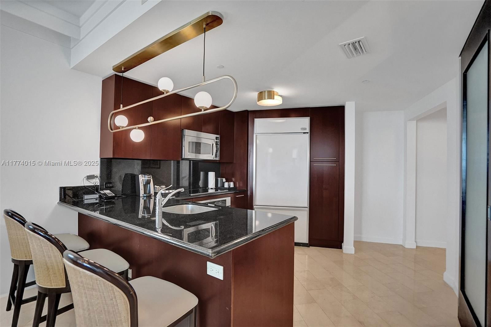 Real estate property located at 4391 Collins Ave #913/914, Miami-dade, Fontainebleau Iii, Miami Beach, FL