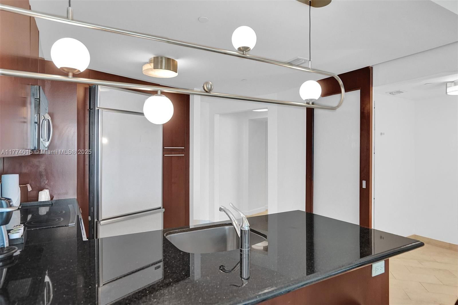 Real estate property located at 4391 Collins Ave #913/914, Miami-dade, Fontainebleau Iii, Miami Beach, FL