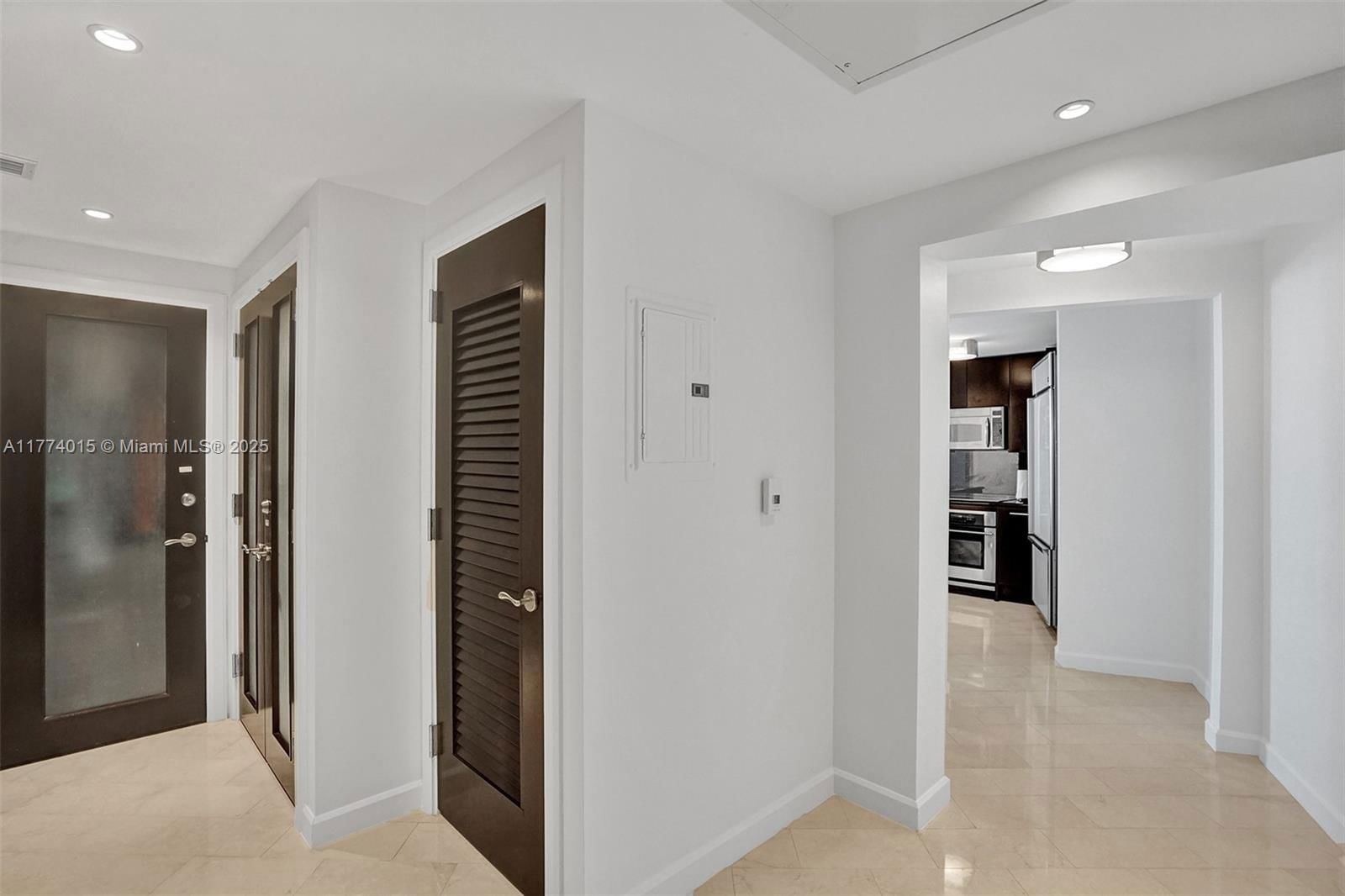 Real estate property located at 4391 Collins Ave #913/914, Miami-dade, Fontainebleau Iii, Miami Beach, FL