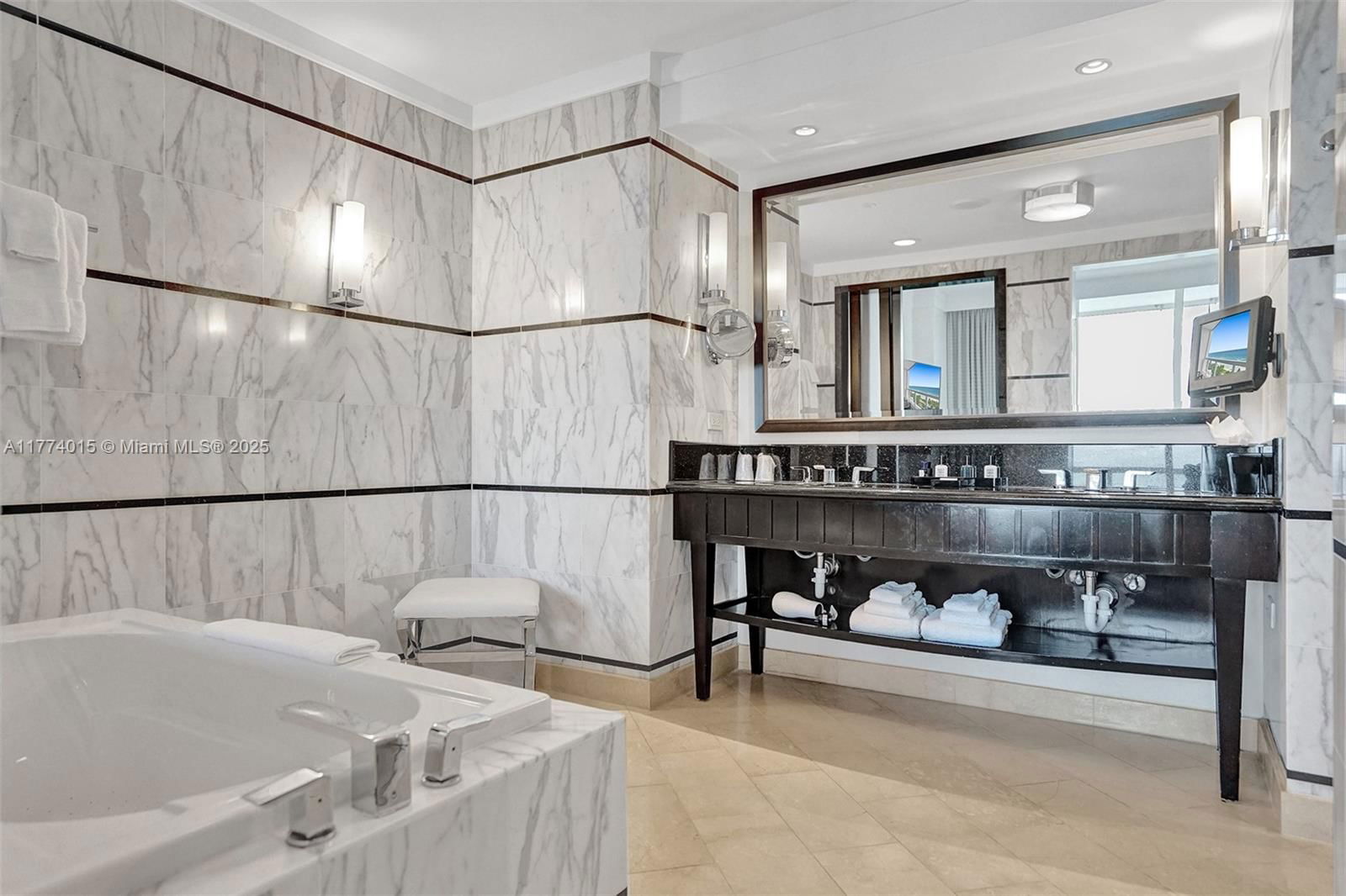 Real estate property located at 4391 Collins Ave #913/914, Miami-dade, Fontainebleau Iii, Miami Beach, FL