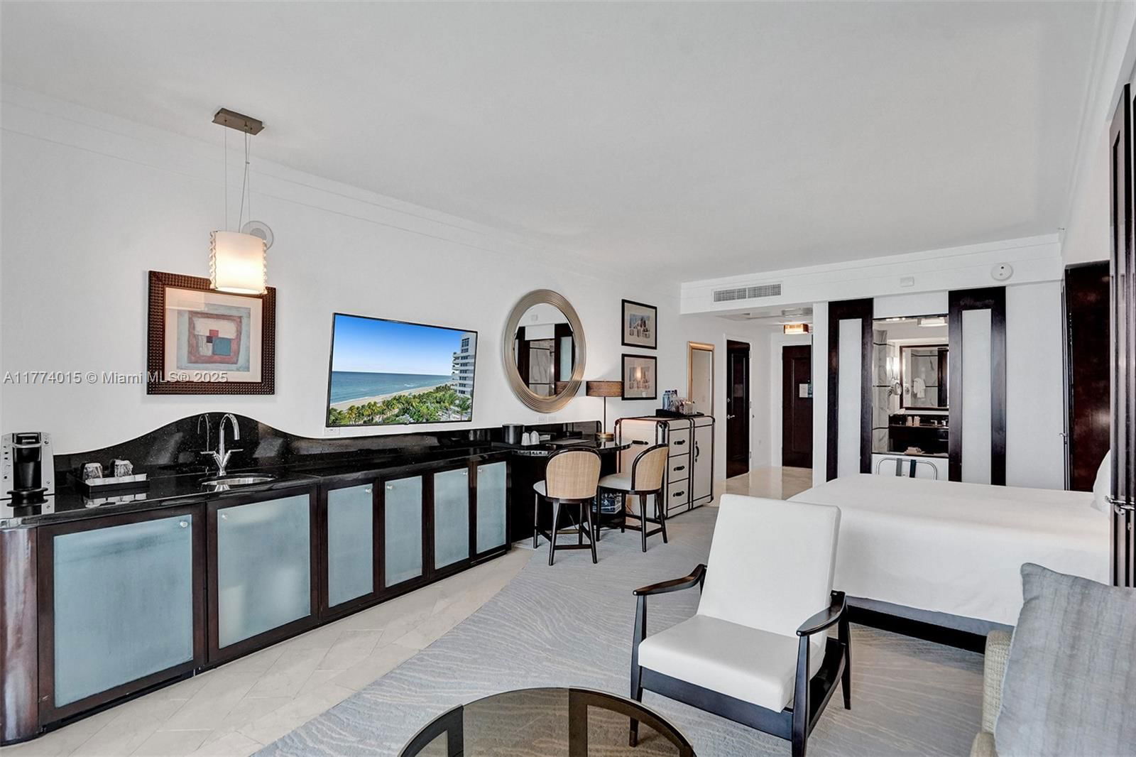 Real estate property located at 4391 Collins Ave #913/914, Miami-dade, Fontainebleau Iii, Miami Beach, FL