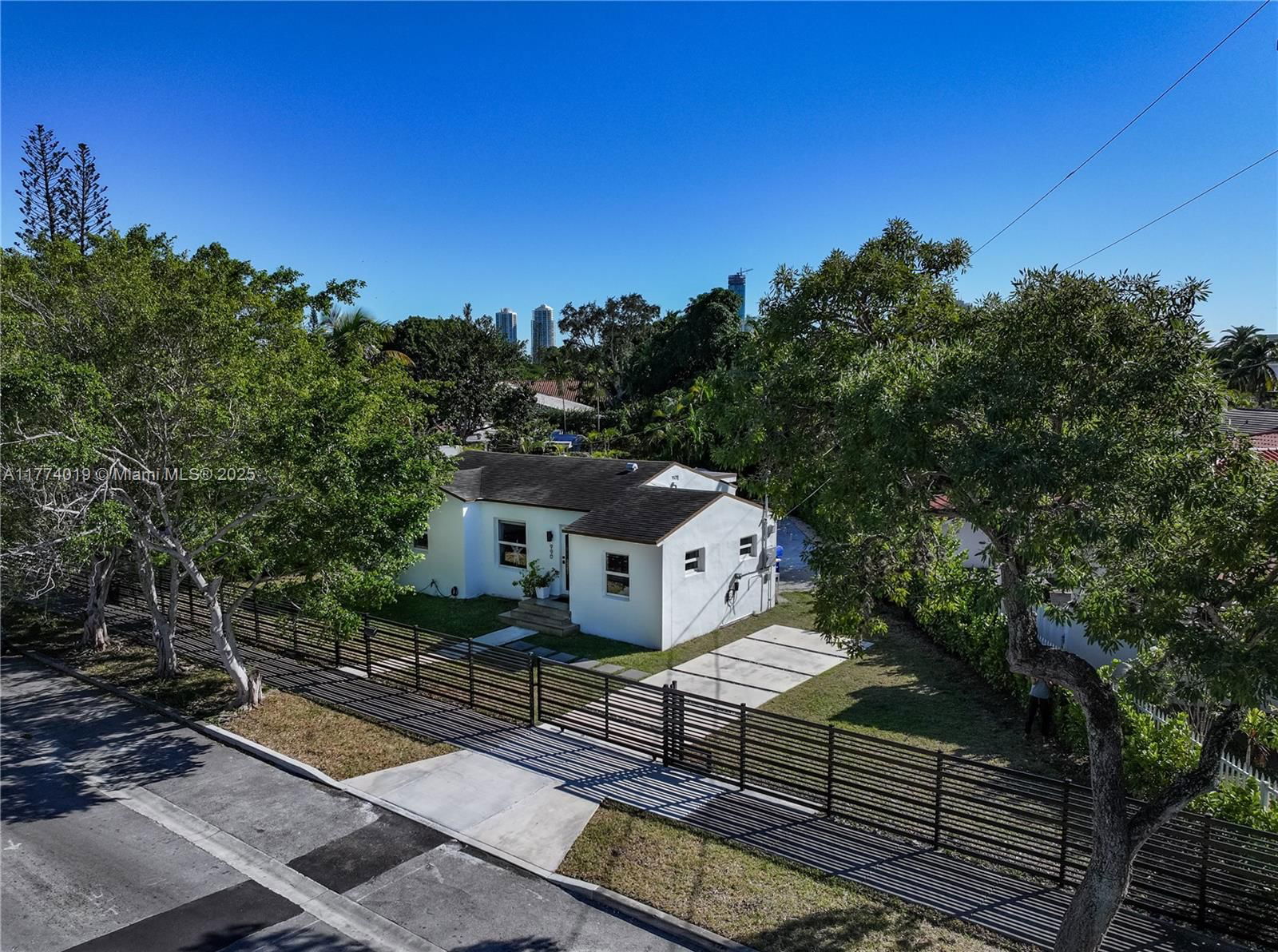 Real estate property located at 990 11th St, Miami-dade, Brickell Estates, Miami, FL