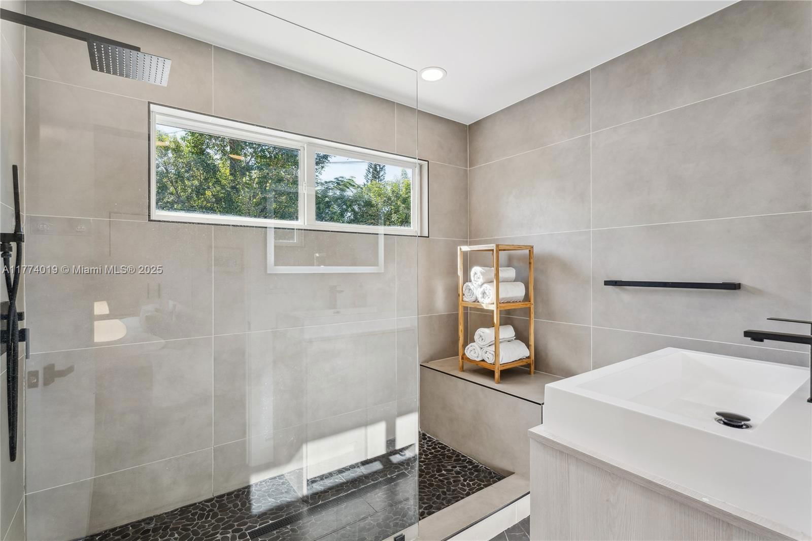 Real estate property located at 990 11th St, Miami-dade, Brickell Estates, Miami, FL